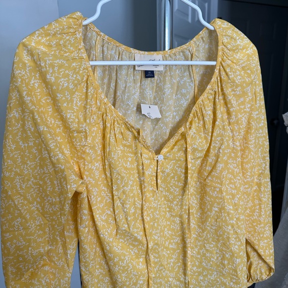 Universal Thread Top - Picture 1 of 4